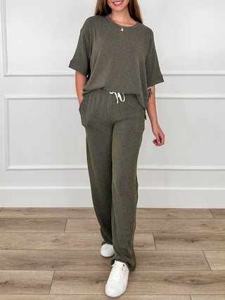 Olive green ribbed high-rise lounge set, short-sleeve top and drawstring jogger pants