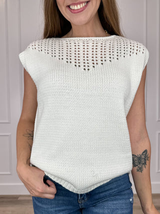 Ivory knit short-sleeve sweater top, round neck, ribbed hem