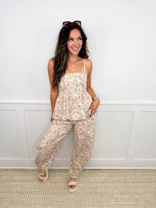 Outfit 2702: floral cami top and matching relaxed pants set, light beige