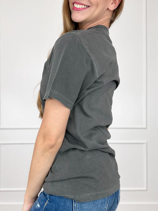 Grey short-sleeve cotton graphic tee with leopard face print at the chest