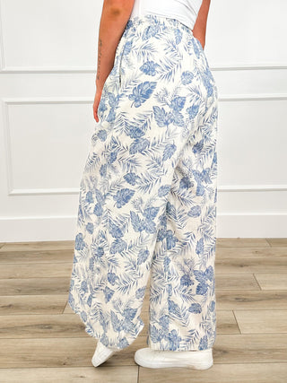 High-rise lightweight bottoms with blue leaf print, high-rise elastic waist and wide legs