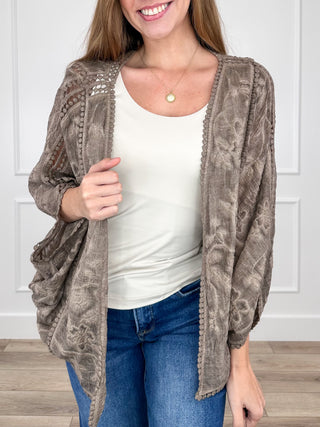 Brown cotton short-sleeve kimono with open front and textured floral embroidery trim