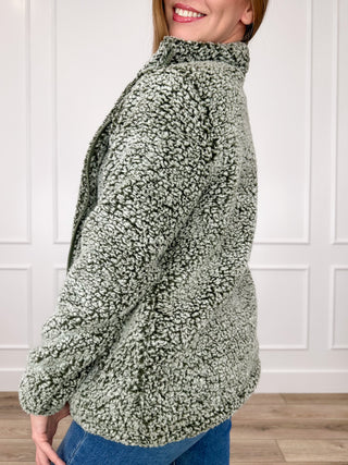 Green sherpa zip-up long sleeve jacket, textured fabric and hoodless stand collar