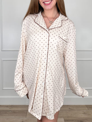 Cream knit long-sleeve button-up nightgown, small dot print, point collar, chest pocket