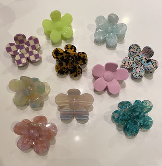 Loving These Flower Claw Clips - 22 options!