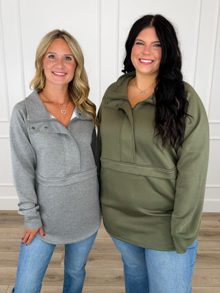 Long-sleeve tunic pullovers in gray and dark green, both with kangaroo pocket
