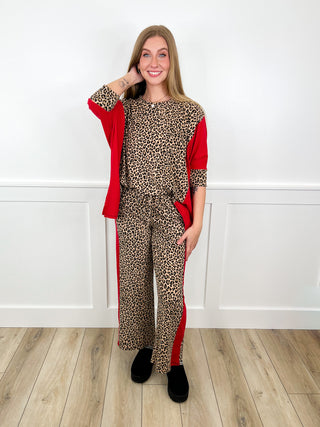 Leopard print ribbed short-sleeve top with crew neck and side-split hem