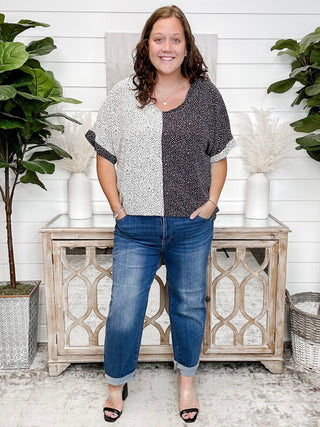 Speckle color-block short-sleeve top with half black and white panels