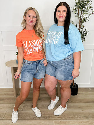 Orange short-sleeve graphic cotton T-shirt with 'SUNSHINE' print